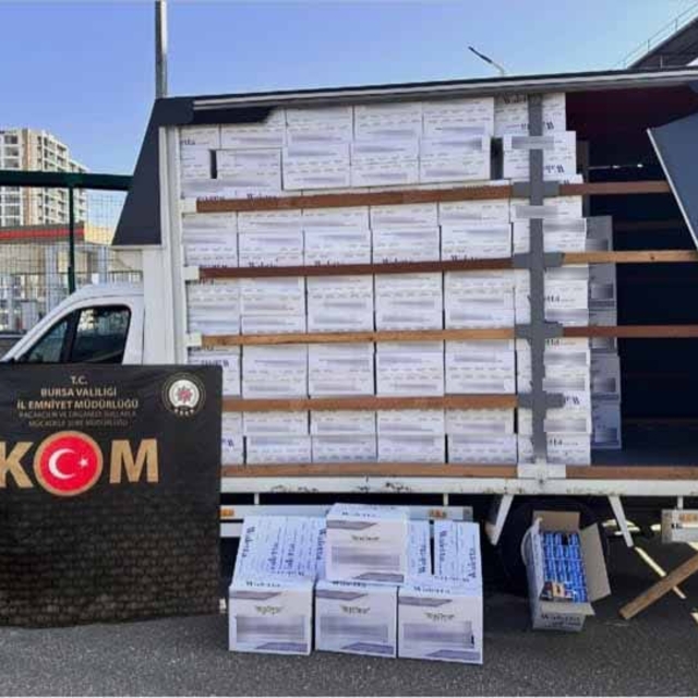 Bursa'da 3 milyon 410 bin adet makaron ele geçirildi