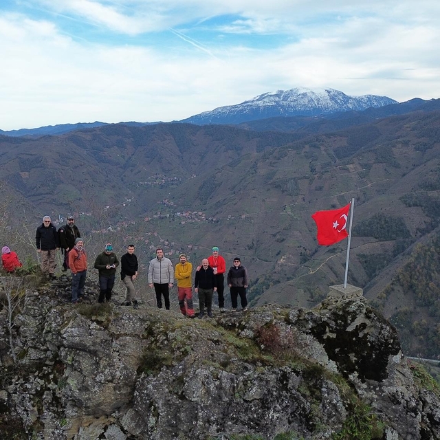 Güce'de şehitlere vefa yürüyüşü düzenlendi