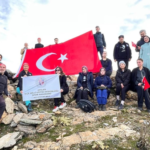 Şehitler için zirveye tırmandılar