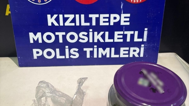 Mardin'de durdurulan araçta esrar ele geçirildi