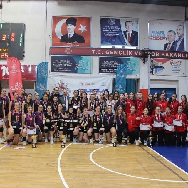 Cumhuriyet Anadolu Lisesi şampiyon