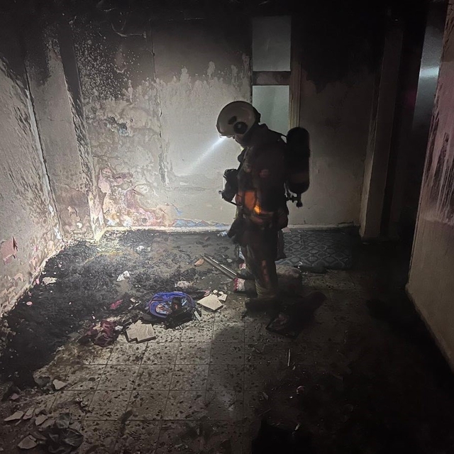 Antakya'da metruk bina yangını