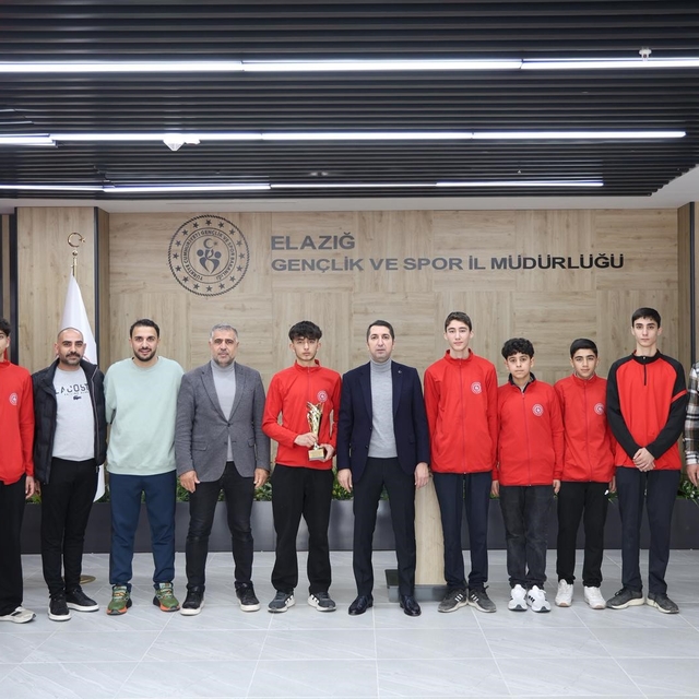 Türkiye'nin en genç hokey takımından büyük başarı