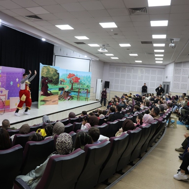 Kartepe'de çocuklara "Küçük Cesaretler Kulübü" oyunu sahnelendi