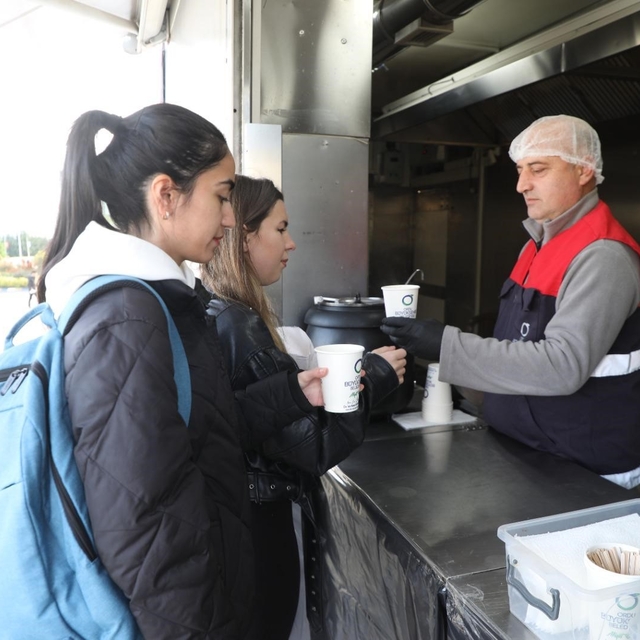 Ordu'da üniversite öğrencilerine sıcak çorba ikramı