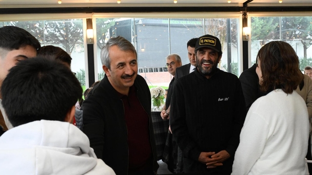 Edirne Valisi Sezer, devlet korumasındaki çocuklarla bir araya geldi