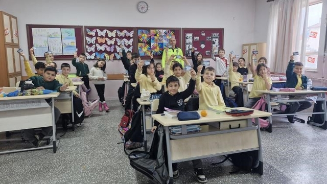 Bilecik'te öğrencilere trafik güvenliği eğitimi verildi