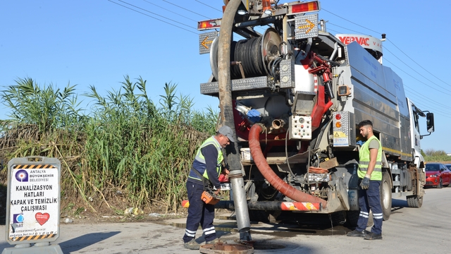ASAT'tan kanalizasyon hattı temizliği ve kapak düzenleme çalışması