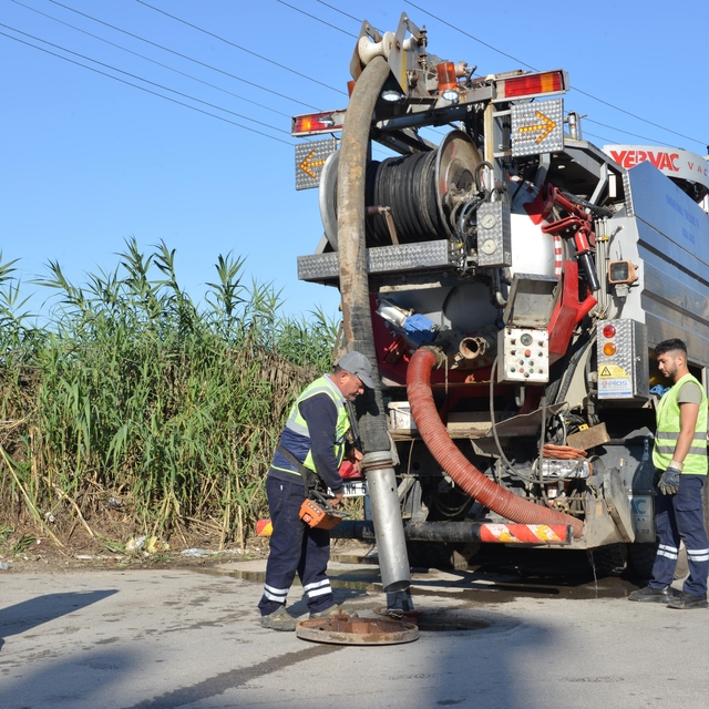 ASAT'tan kanalizasyon hattı temizliği ve kapak düzenleme çalışması