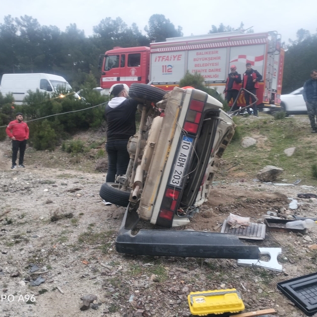 Kazdağları'nda kontrolden çıkan otomobil şarampole devrildi: 4 yaralı