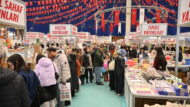Isparta'da 10 günlük kitap şöleni sona erdi