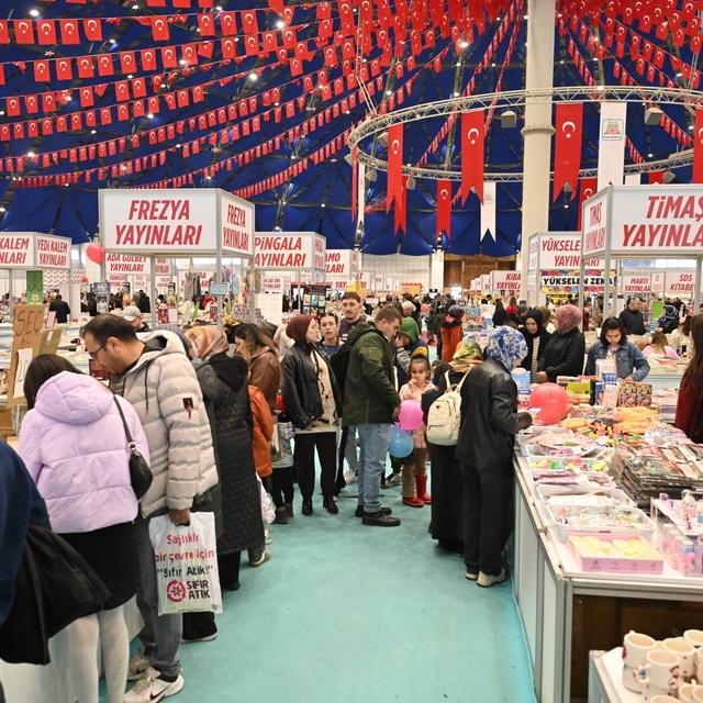 Isparta'da 10 günlük kitap şöleni sona erdi
