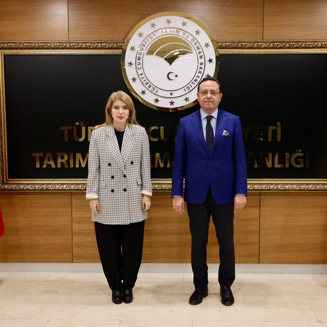 Bakan Yardımcısı Gizligider ile görüşen Ölmeztoprak, üreticinin taleplerini...