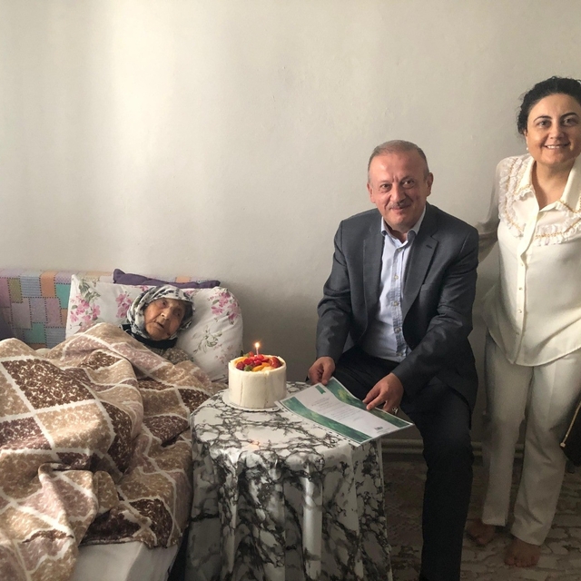 Denizli'nin asırlık çınarı 107 yaşında hayatını kaybetti