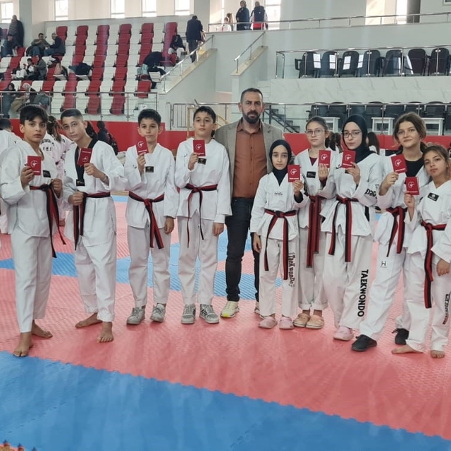 Siyah kuşak sınavında Afyonkarahisarlı sporculardan önemli başarı