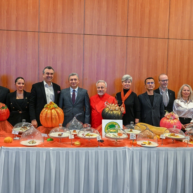 Yerel değerden tescilli lezzete: Antalya Döşemealtı Kabağı
Antalya'nın Döşe...