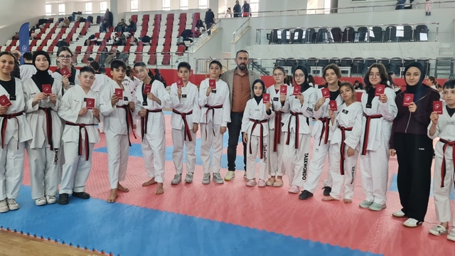 Siyah kuşak sınavında Afyonkarahisarlı sporculardan önemli başarı