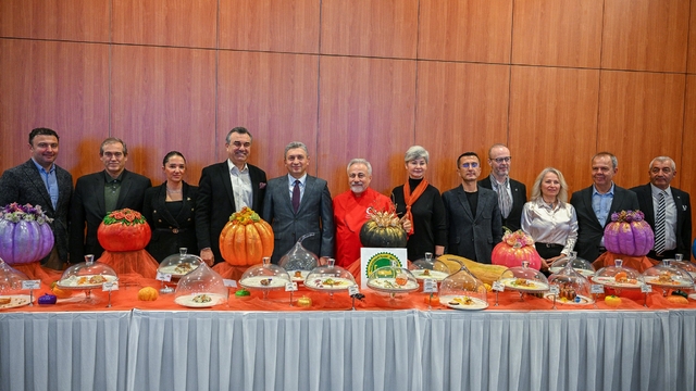 Yerel değerden tescilli lezzete: Antalya Döşemealtı Kabağı
Antalya'nın Döşemealtı Kabağı 53 lezzetle buluştu