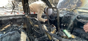 Şantiye alanında 1 konteyner ile 4 araç yandı