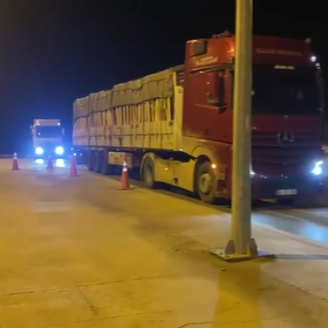 Plakalarını kapatarak kantara girmeyen 6 tıra 461 bin TL'yi aşkın ceza