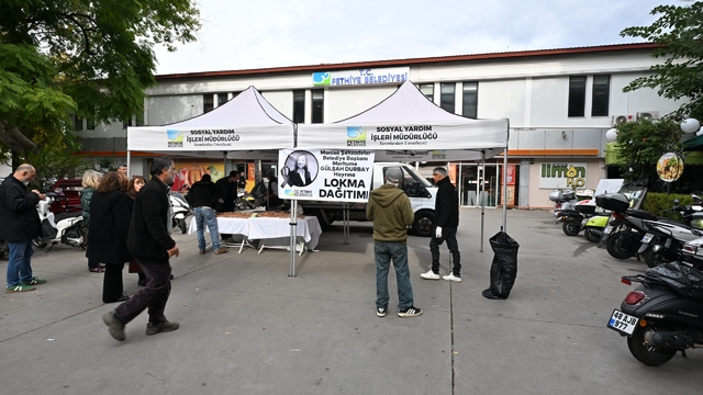 Vefat eden Şehzadeler Belediye Başkanı Durbay için Fethiye'de lokma dağıtıldı