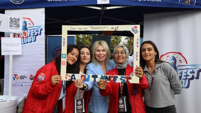 Akdeniz Üniversitesi 18 alanda Türkiye'nin ilk 20 üniversitesi arasında