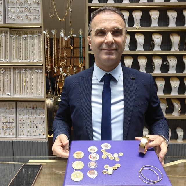 Altında yükseliş beklentisi
Sarraf Murat Polat: "Altın yeni yılda da yüksel...