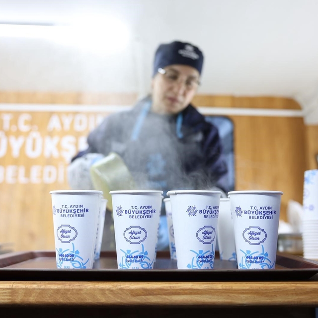 Havalar soğudu, Büyükşehir sıcak çorba dağıtımına başladı
Büyükşehir'in sıc...