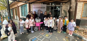 Onların hatırası için çocukları gülümsettiler