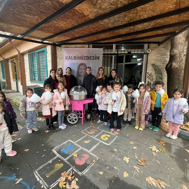 Onların hatırası için çocukları gülümsettiler