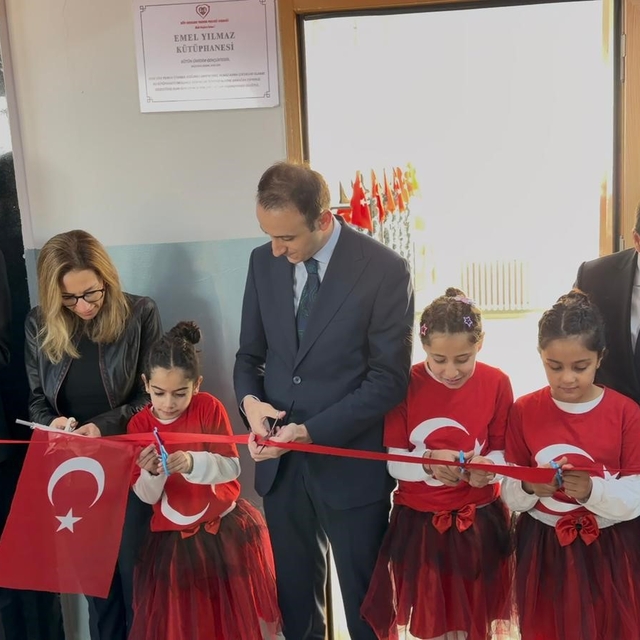 Güçlükonak'ta köy okulunda kütüphane açıldı
Gönüllüler bir araya geldi Koçt...