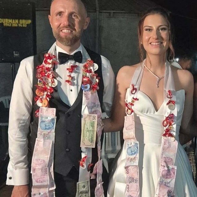 Çanakkale'deki kazada ölen Neslihan öğretmen ile eşinin babaannesi toprağa...