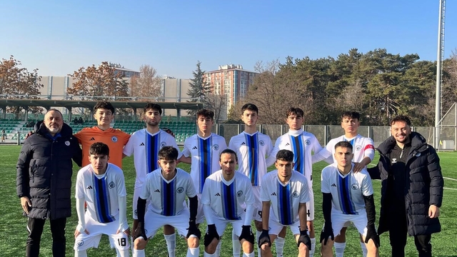Erciyes 38 FK , U18 takımı 14'de 14 yaptı