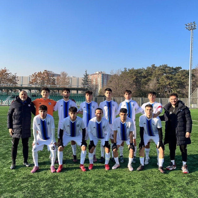 Erciyes 38 FK , U18 takımı 14'de 14 yaptı