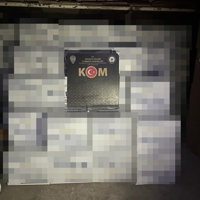 Kütahya'da durdurulan araçta 5 milyon makaron ele geçirildi