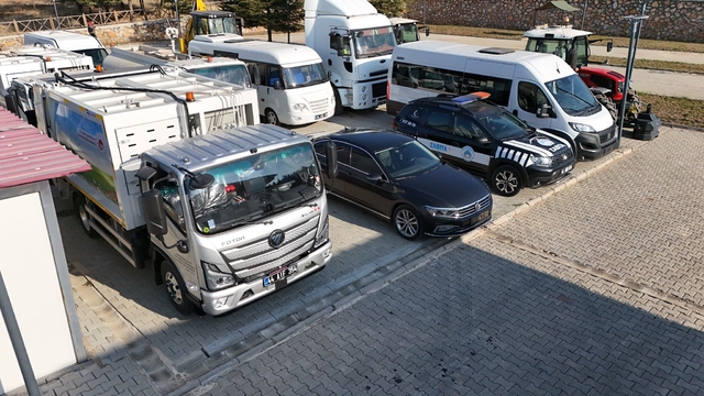 Doğanşehir Belediyesi'nde 14 yeni araç hizmete alındı