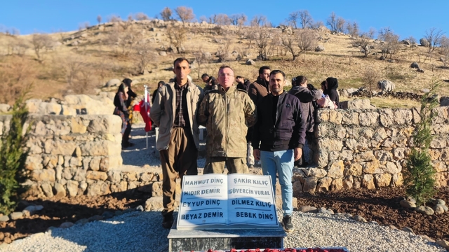 Derecik'te vefa örneği: Şehit mezarlıkları yeniden yapıldı