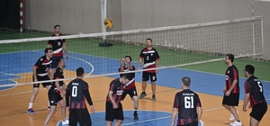 Demirci'de "Kaymakamlık Kupası Voleybol Turnuvası" başladı