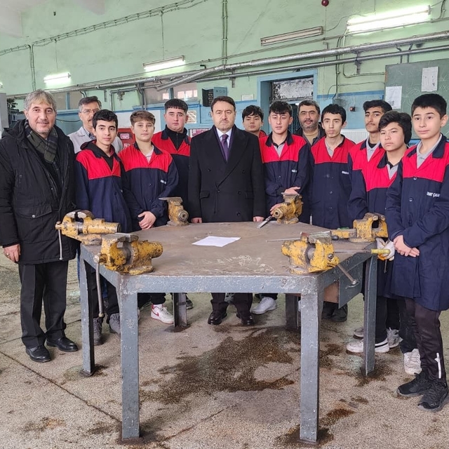 Vali Işın, "Mesleki eğitim üretim, istihdam ve kalkınma açısından büyük öne...