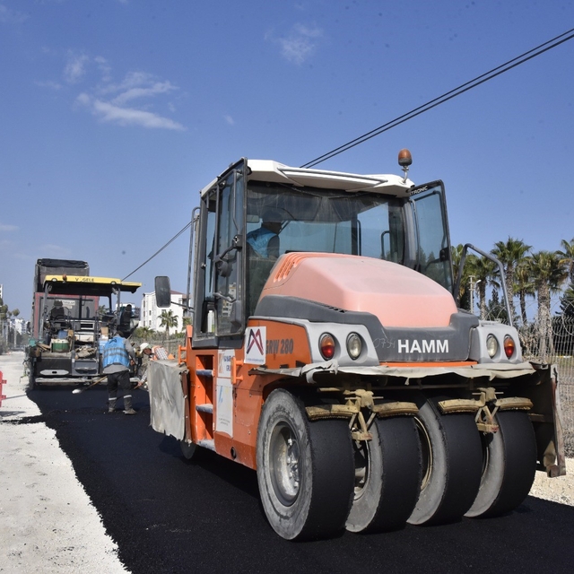 Mezitli'de içmesuyu hattı yenilendi, yollar asfaltlandı