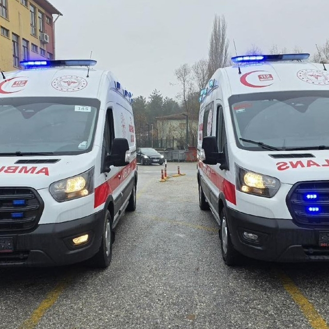 Kütahya'ya 2 yeni 112 Acil Sağlık Ambulansı tahsis edildi