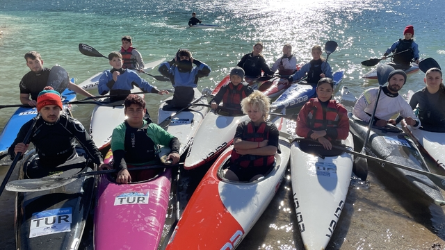 Baraj gölünde rafting; adrenalin parkurundan denge arenasına