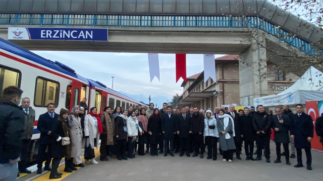 Turistik Doğu Ekspresi, Erzincan'da