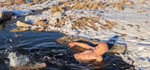 Türkiye'nin en soğuk yerleşim yerlerinden Göle'nin 'Buz adamı'