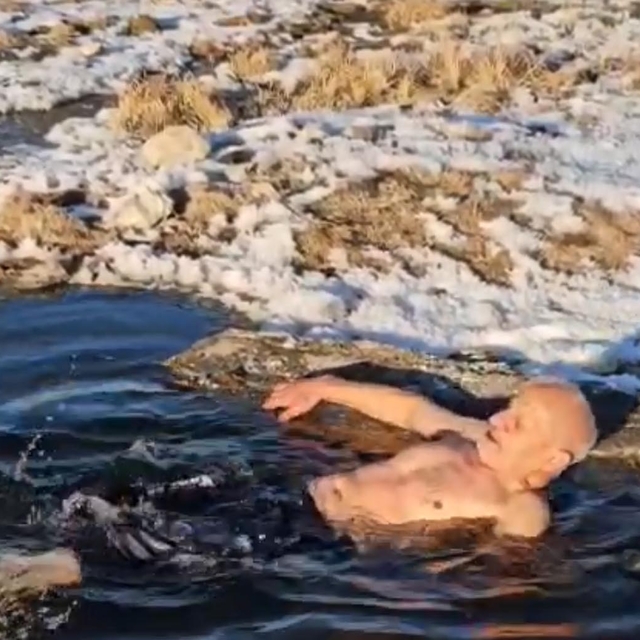 Türkiye'nin en soğuk yerleşim yerlerinden Göle'nin 'Buz adamı'