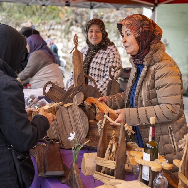 Mersin'de kırsal mahalle buluşmaları kadın emeğini Çamlıyayla'da buluşturdu