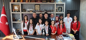 İspir Belediye Başkanı Coşkun başarılı sporcuları kabul etti