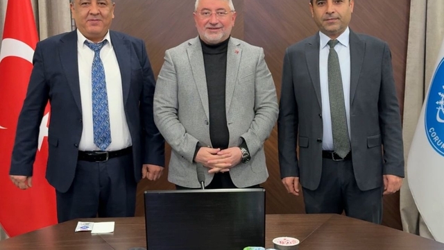 Çorum'da bağımsız belediye meclis üyeleri Adanır ve Demir, AK Parti'ye katıldı