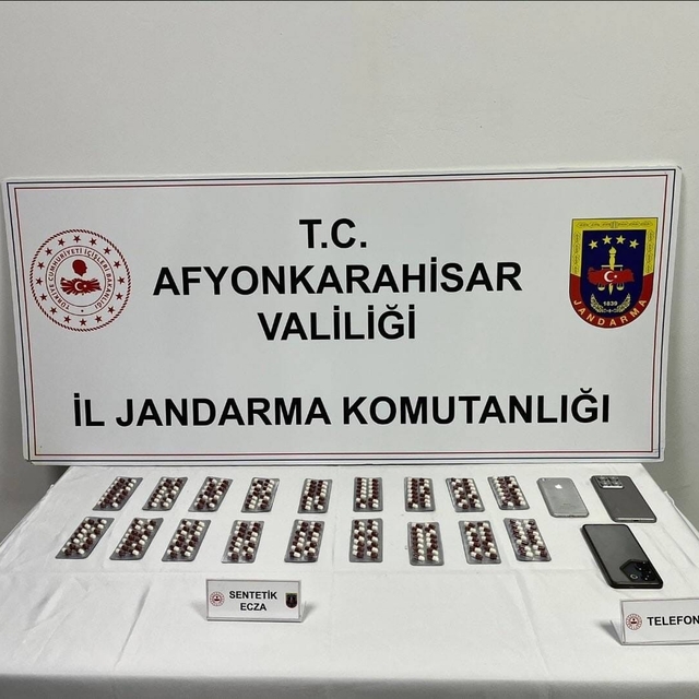 Jandarmadan uyuşturucu operasyonu: 3 gözaltı