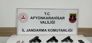 Uyuşturu ve ruhsatsız tabancalarla yakalanan şahıs tutuklandı